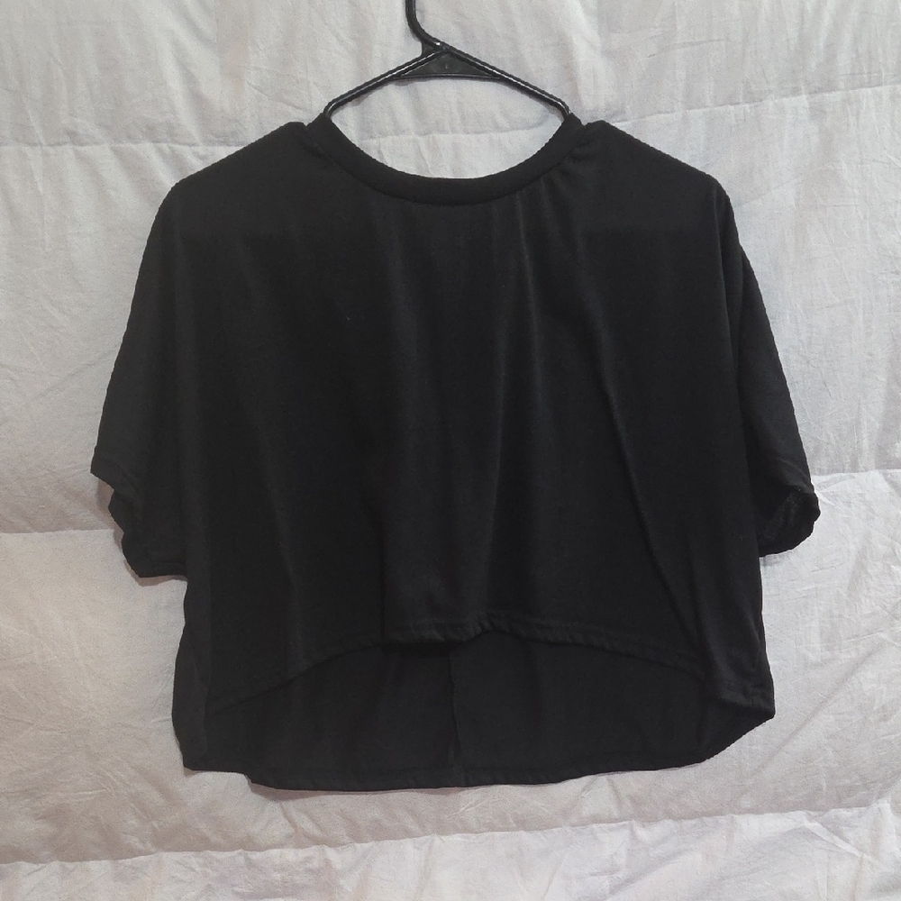 SHEIN Classic Black Crop Top